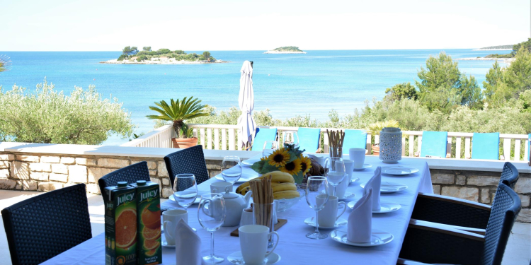 Beachfront Villa Gradina